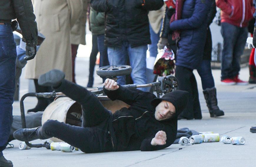 Was macht denn Schauspieler Rami Malek da in New York? Keine Sorge, der