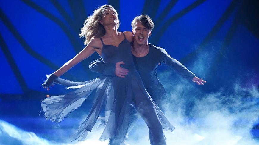 Mit ihrem Contemporary begeisterten die Sängerin und Tanzpartner Valentin Lusin Jury und Publikum.
