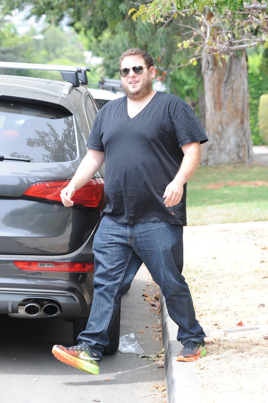 Auf diesem Paparazzi-Foto von 2014 überraschte Hill mit ordentlich was auf den Hüften. Doch den Kampf gegen die zusätzlichen Pfunde hat der Schauspieler gewonnen.