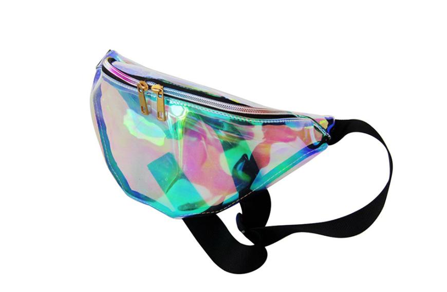 Mit dieser ausgefallenen Gürteltasche von OULII kann der Sommer kommen. Durch den schönen Farbverlauf verleihst du deinem Festival-Look nicht nur das gewisse Etwas, du kannst auch Handy, Schlüssel und Geld sicher und einfach verstauen. Hier kannst du die Tasche für ca. 13 Euro shoppen.