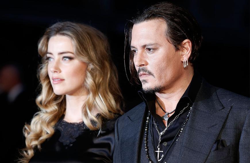 Er soll sie mehrfach gewürgt und geschlagen haben. Johnny bestreitet DAS bis heute.