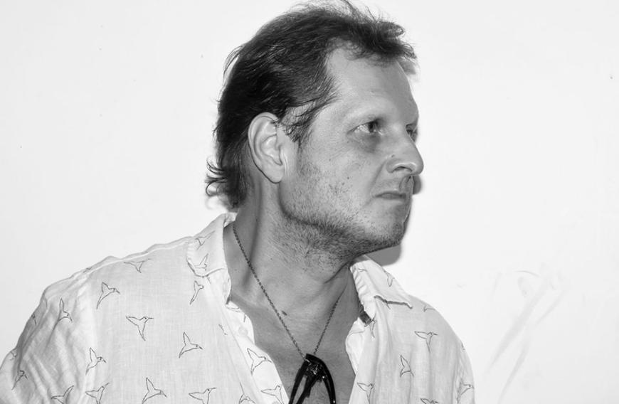 Nach dem Tod ihres Mannes Jens Büchner muss die Fünffachmutter reichlich Hate über sich ergehen lassen.