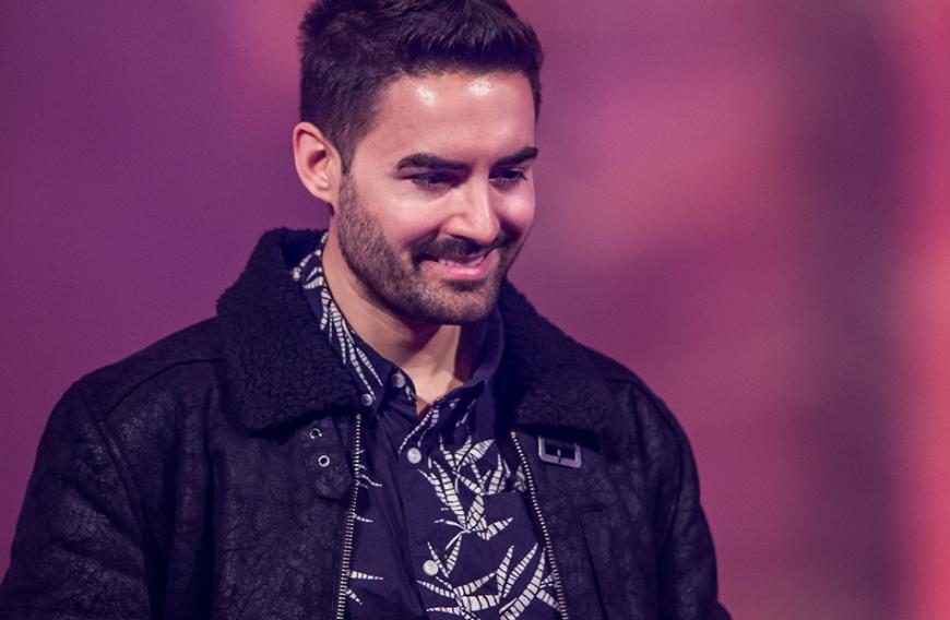 Menderes Bağci lernte beim Musikvideo-Dreh Elena kennen und die schöne Brünette hat offenbar sein Herz erobert ...
