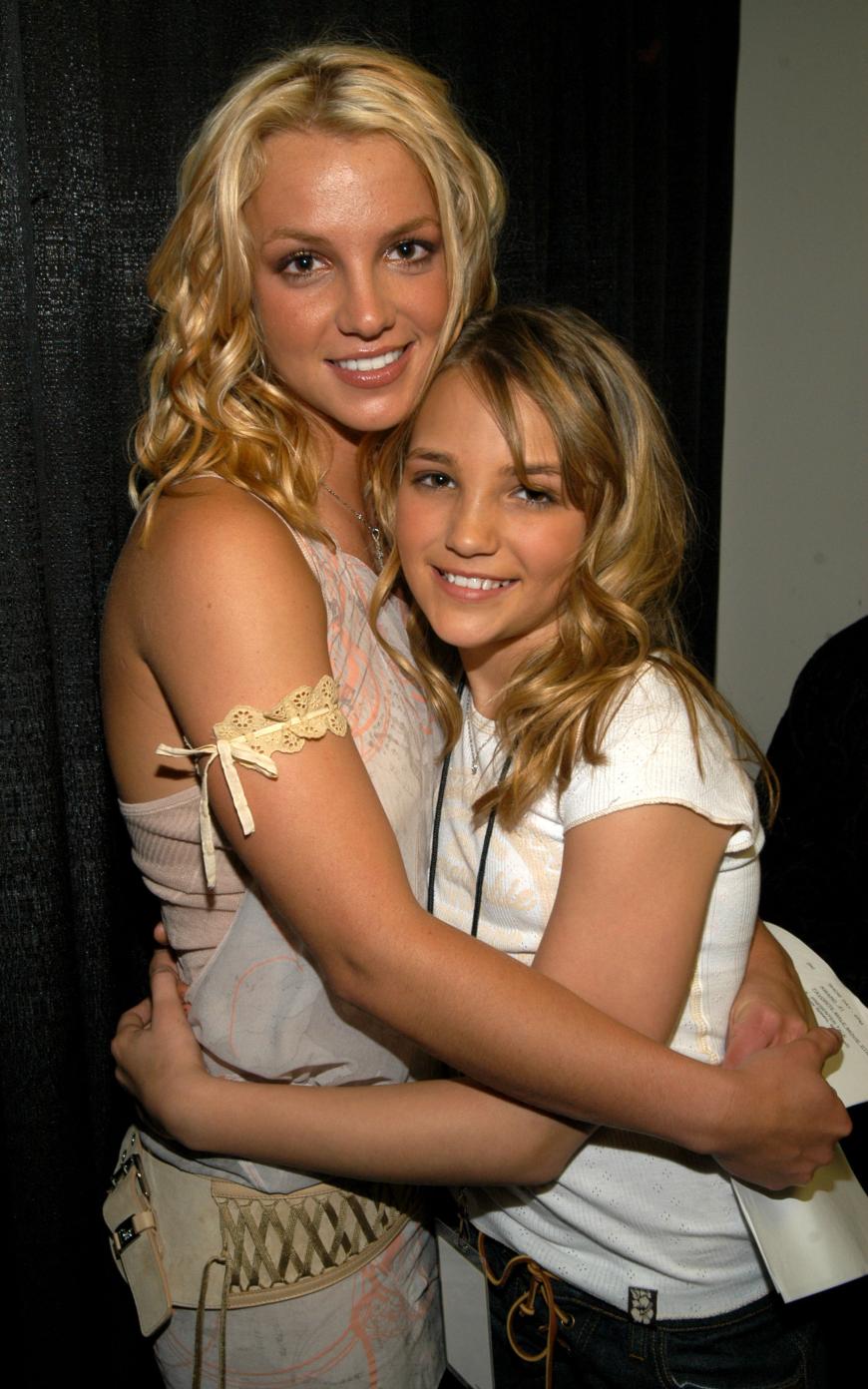 Britney Spears und ihre jüngere Schwester sind seit Kindertagen eng miteinander verbunden. Jamie Lynn hält in jeder Lebenslage zu Brit, wie sie beteuert.