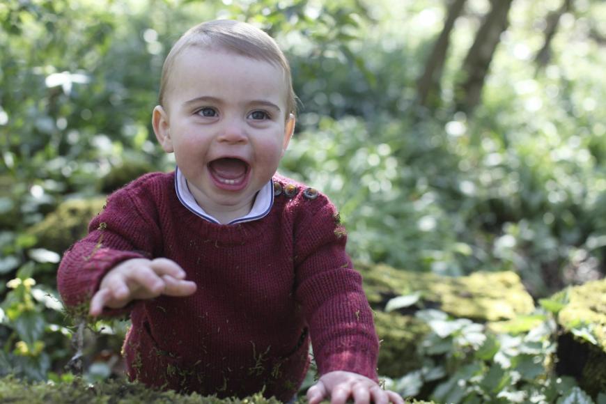 Prinz Louis wird ein Jahr alt: Der Sohn von William und Kate zeigt seine ersten Zähnchen.