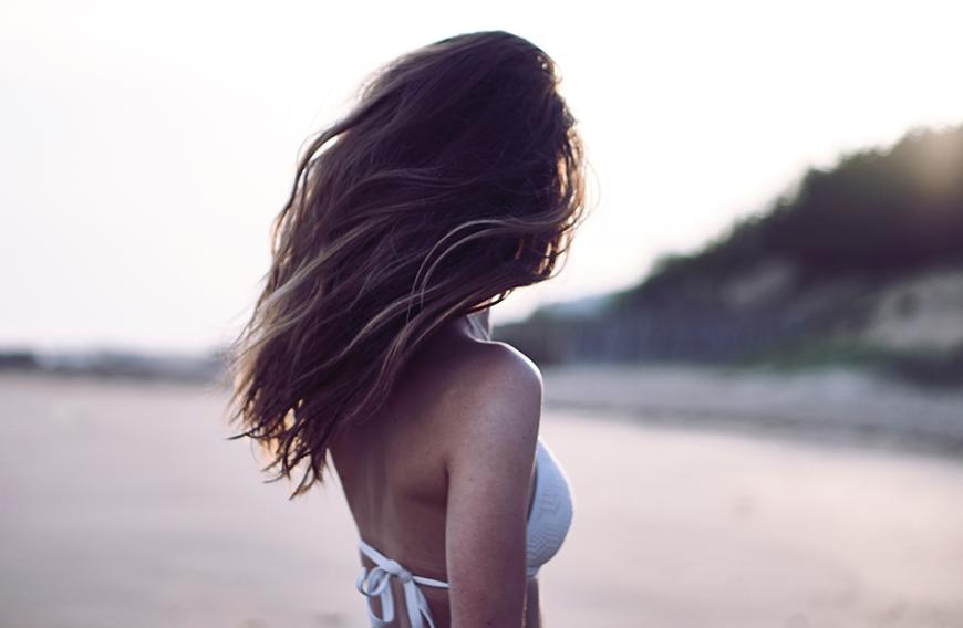 Auch am Strand sieht der Hairstyle richtig cool aus.