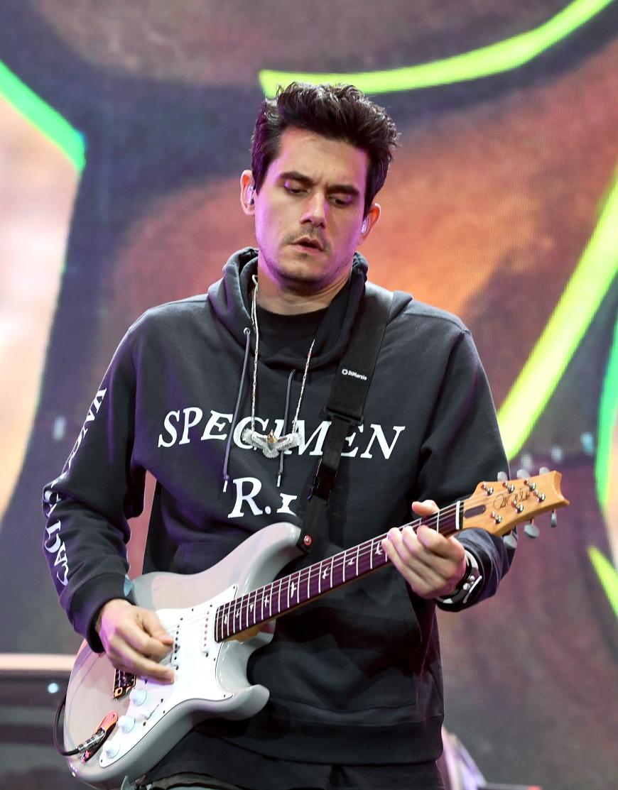 Katy Perrys Exfreund John Mayer und das Kardashian-Mitglied kennen sich bereits - auf einer Party im Dezember 2018 seien die beiden bereits flirtend gesichtet worden. Wer weiß, vielleicht wird aus den beiden ja schon bald noch ein Paar.