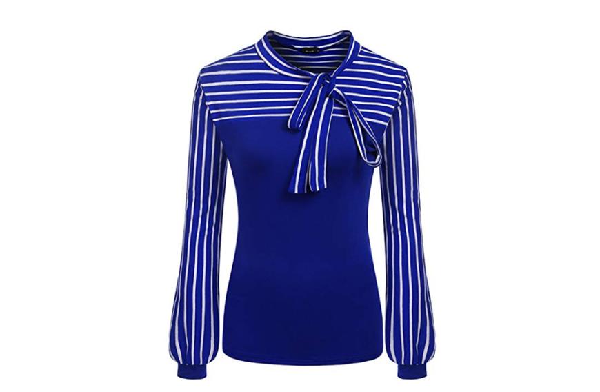 Du magst es bunter? Dann ist diese blaue Schluppenbluse aus Baumwolle perfekt. Ein angenehmes, gemütliches Tragegefühl und ein lässig-femininer Look ist dir mit diesem Teil auf jeden Fall garantiert. Hier kannst die Bluse von Zeagoo ab 16 Euro shoppen.