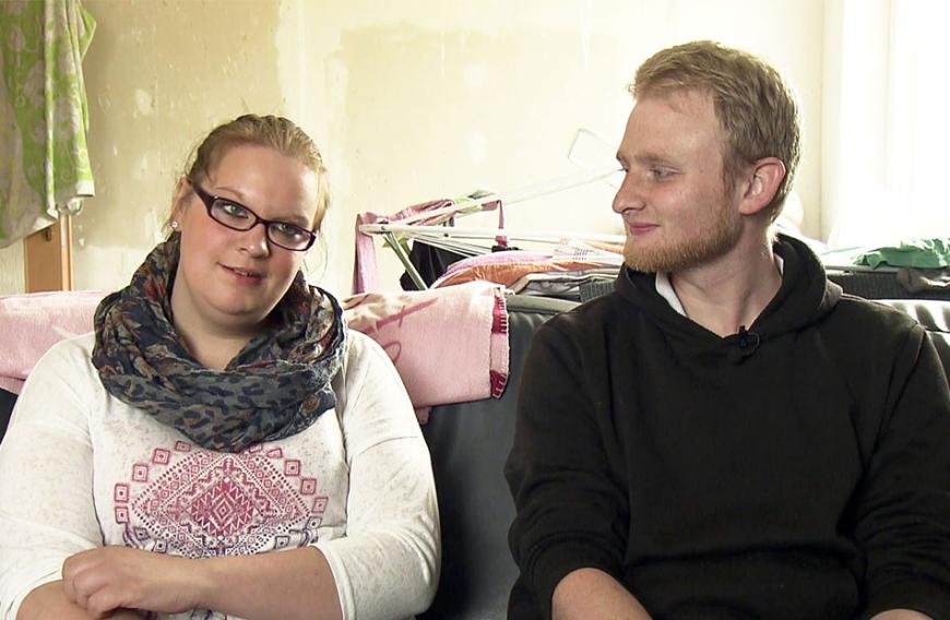 Jenny und Max haben keine Lust auf einen Job. Doch um ihre Haustiere kümmern sie sich in den eigenen vier Wänden auch nicht! Sie lassen ihre Fellnasen einfach sterben ...