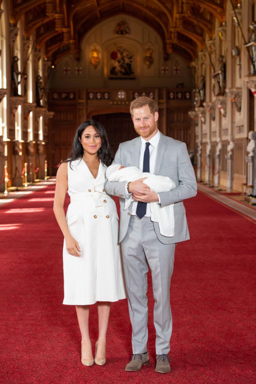 Zu wichtigen Anlässen trug Meghan oft Weiß: Bei der Verkündung der Verlobung, natürlich der Hochzeit und nun bei der Vorstellung von Baby Sussex.