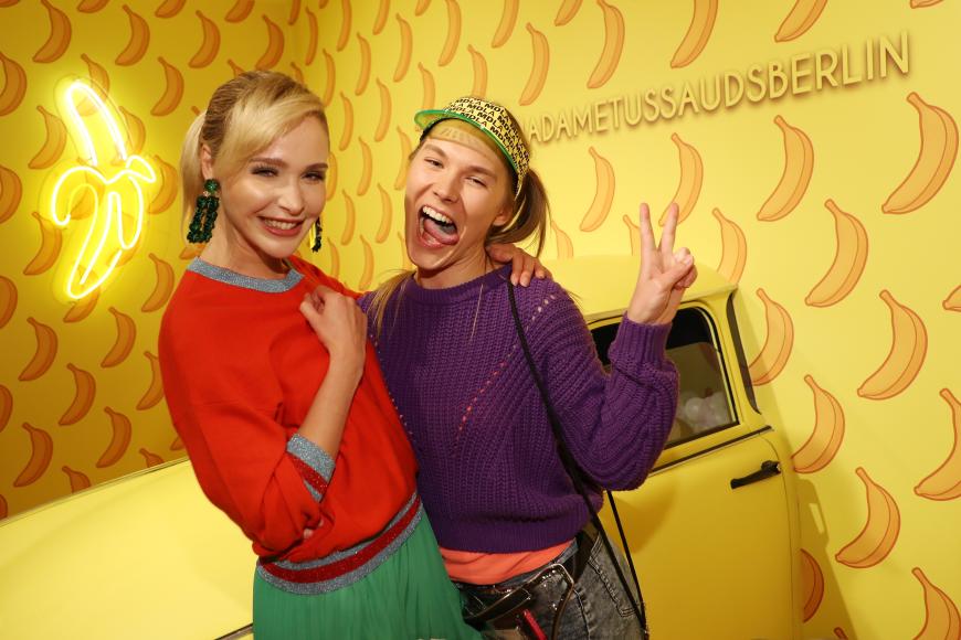 GNTM-Teilnehmerinnen Theresia und Tatjana sind enge Freundinnen geworden. “Ich kann Tatjana Sachen erzählen und ich weiß, es bleibt bei ihr. Das Vertrauen hat sich einfach schon aufgebaut“, so die 22-Jährige.