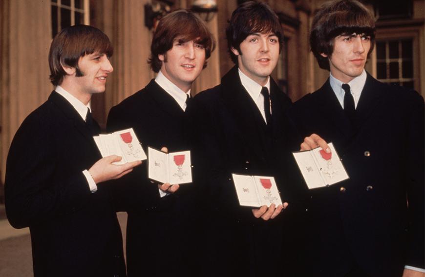 Die Beatles bestehend aus Ringo Starr, Paul McCartney, John Lennon und George Harrison (v. l.) sind die erfolgreichste Band allerzeiten. Der Tod des beliebten Band-Mitglieds bewegte weltweit Millionen von Fans.