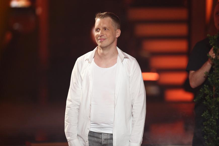Oliver Pocher wird zum vierten Mal Vater! Bei “Let's Dance“ äußerte er sich erstmals zu der Baby-News. Und konnte sich einen Seitenhieb nicht verkneifen ...