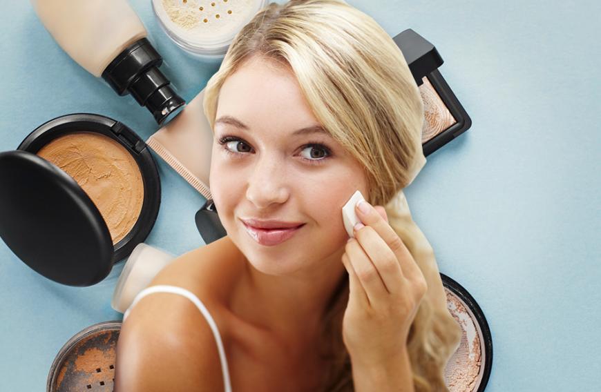 Welche Foundation sorgt tatsächlich für ein mattes Finish? Wir haben die 5 besten Produkte entdeckt ...