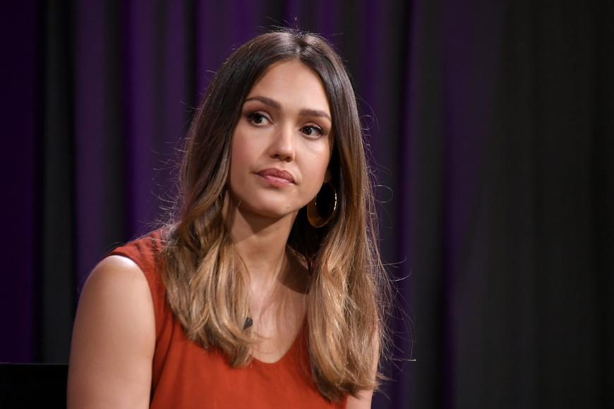 Jessica Alba litt jahrelang unter Komplexen, weil sie keine Schauspielschule besucht hatte und fürchtete, eine schlechte Schauspielerin zu sein.