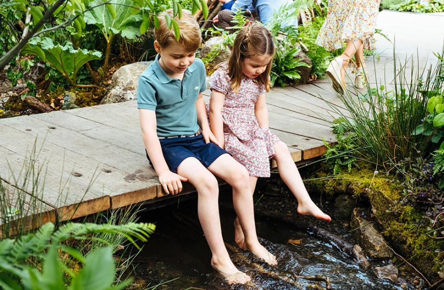 Zusammen mit seinen jüngeren Geschwistern macht Prinz George am 20. Mai im Vorfeld der RHS Chelsea Flower Show den