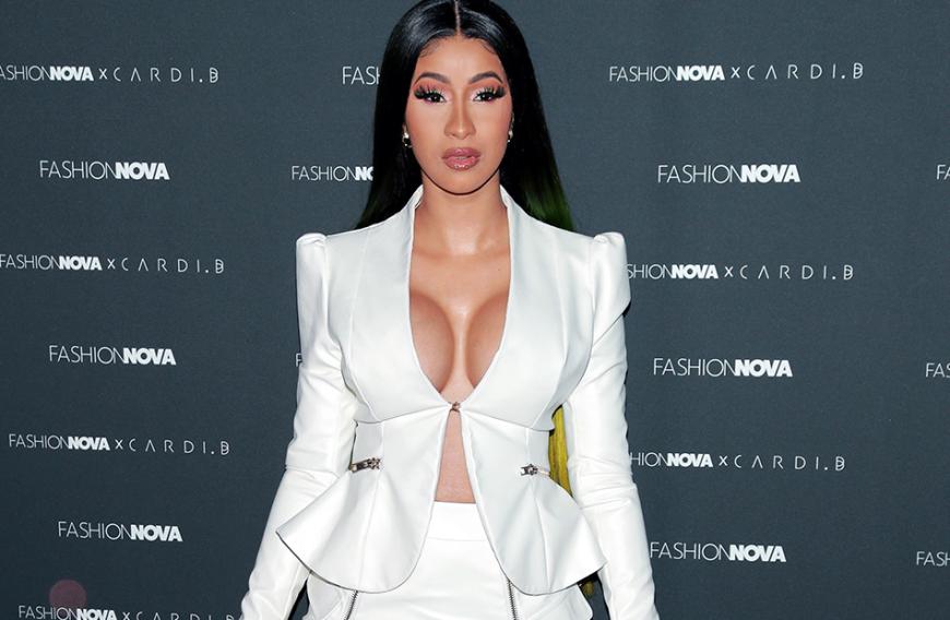 Cardi Bs letzter Besuch beim Beauty-Doc ging offenbar schief. Die Sängerin konnte sich nach dem Eingriff nicht mehr bewegen und musste einen Festival-Gig absagen.