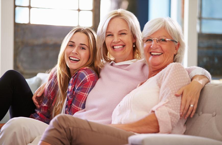 Eine Expertin hat verraten, worauf man in den 20ern, 30ern, 40ern und 50ern in puncto Anti-Aging achten sollte.