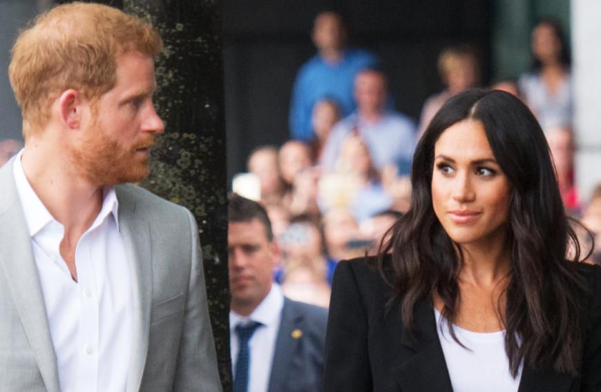 Die frischgebackenen Eltern Harry und Meghan haben sich nämlich für ein modernes Kinderwagen-Modell entschieden ...