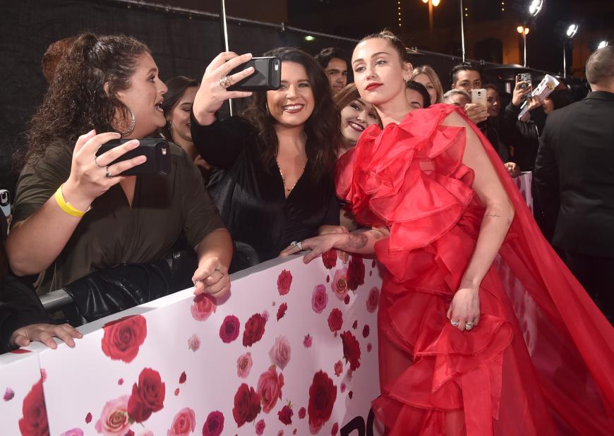 Miley Cyrus liebt ihre Fans, doch nicht alle sind so friedlich. Immer wieder wird die Amerikanerin von Stalkern bedroht.