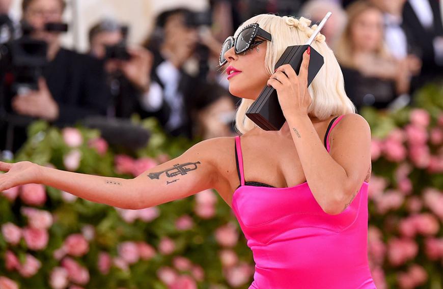 Bei der Met Gala im Mai hatte Gaga den Ring bereits abgelegt.