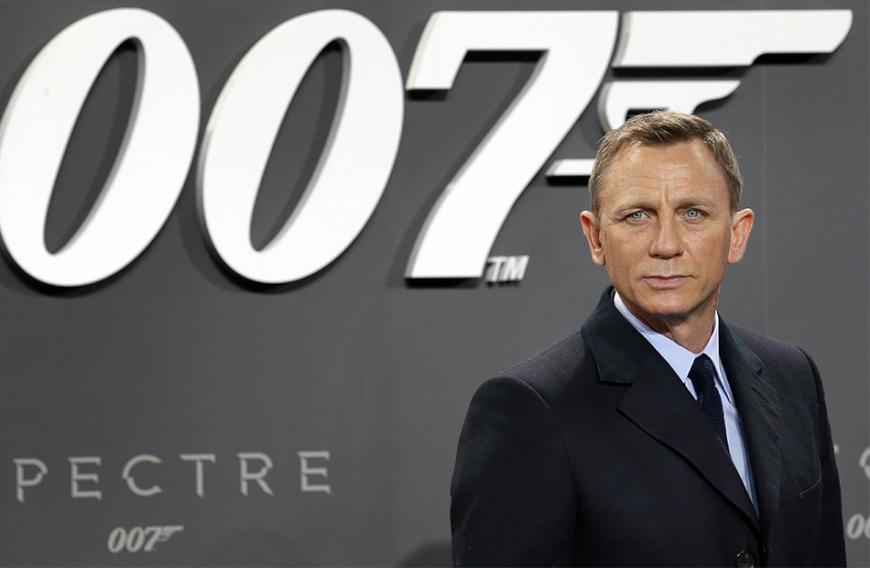 Nachdem Hauptdarsteller Daniel Craig wegen einer Knöchel-Verletzung bereits zwei Wochen ausfiel, folgte nun das nächste Unglück.