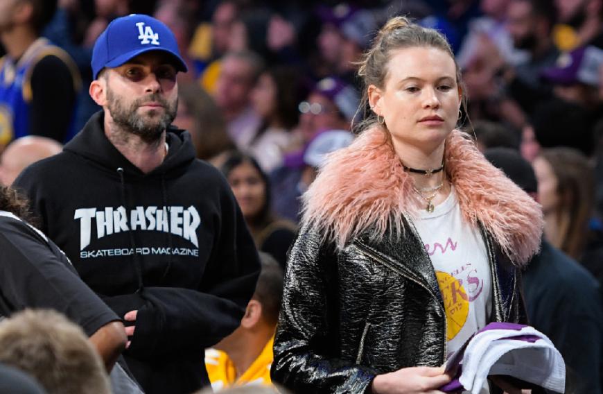 Kinder und Ehefrau oder Karriere? Dieser Frage musste sich Adam Levine nun stellen. Denn zwischen dem Sänger und Ehefrau Behati Prinsloo soll es gewaltig gekracht haben.