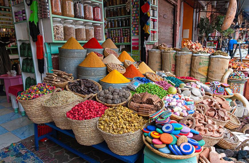 In einigen Parfums finden sich aber auch würzige Note wieder, die uns sofort an einen orientalischen Markt in Marrakesch erinnern.
