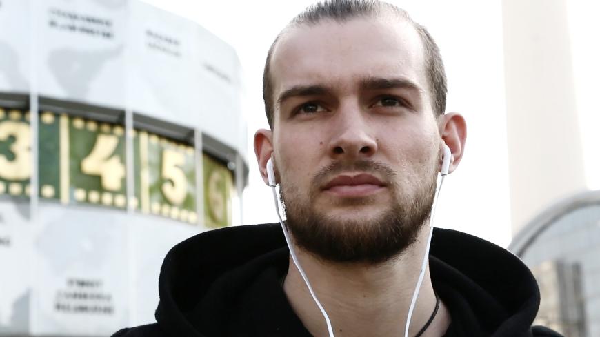 Zwischen 2014 und 2019 spielte Eric bei GZSZ die Rolle des Chris Lehmann. Sein Ausstieg war eine Überraschung für viele Fans, da der gebürtige Dresdner einer der beliebtesten Darsteller war.