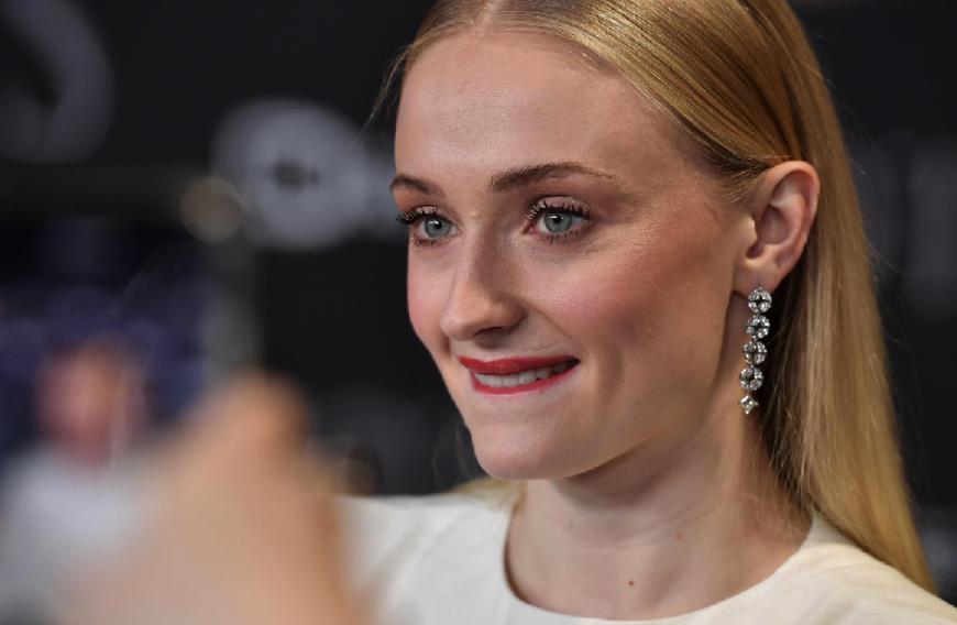 Wurde Sophie Turner eiskalt betrogen? In einem Podcast verriet die