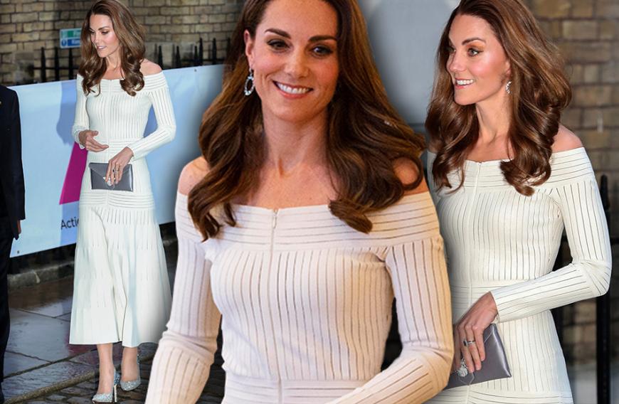 Auf der Benefiz-Gala für Action on Addiction, deren Schirmherrin Kate ist, erschien die Herzogin in diesem engen Strickkleid. Das Teil von Barbara Casasola kostet 2300 Euro. In Kombination dazu schlüpfte sie trotz des Regens in silberne Glitzer-High-Heels.
