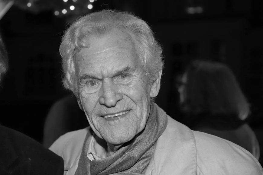 Er gehörte einst zu den bekanntesten TV-Gesichtern Deutschlands: Wilhelm Wieben war mehr als ein Vierteljahrhundert lang Sprecher der