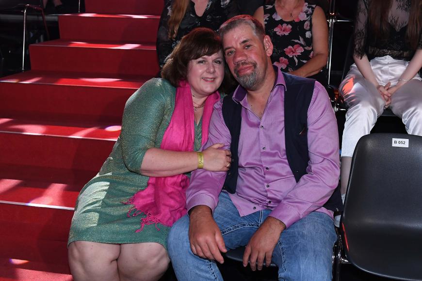 Aktuell gibt es noch eine andere Baustelle in ihrem Leben: Iris Abel hat sich vor wenigen Wochen einer Magen-OP unterzogen, um endlich von ihren 117 Kilogramm herunterzukommen. 13 Kilo sind schon weg.