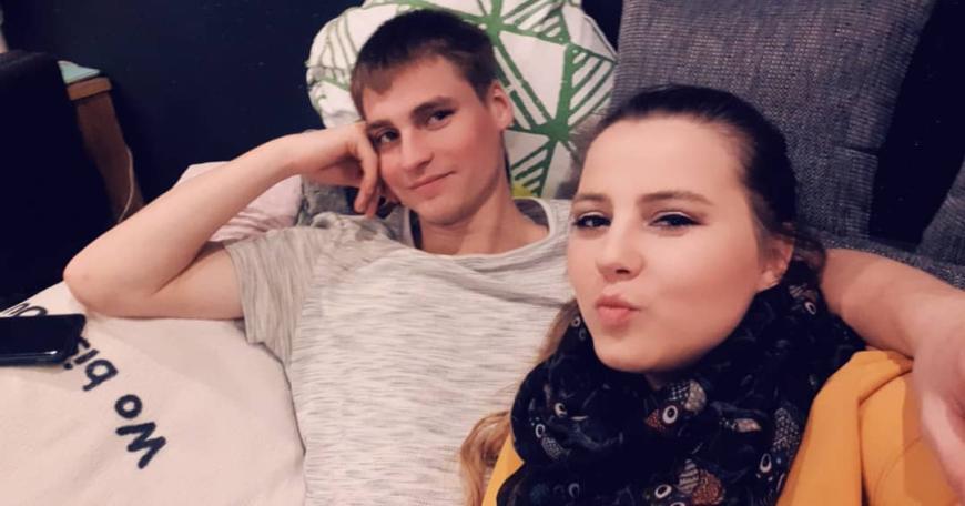 Sarafina Wollny und Peter Heck hüllen sich in Sachen Hochzeit in Schweigen. Doch nun sind ihre Fans sicher: Das TV-Pärchen ist längst verheiratet.