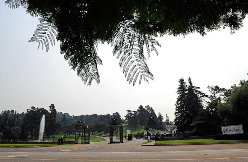 Bisher ging man davon aus, dass Jacko 2009 in einem goldenen Sarg in einem Mausoleum auf dem Forest Lawn Friedhof in Los Angeles beigesetzt wurde ...