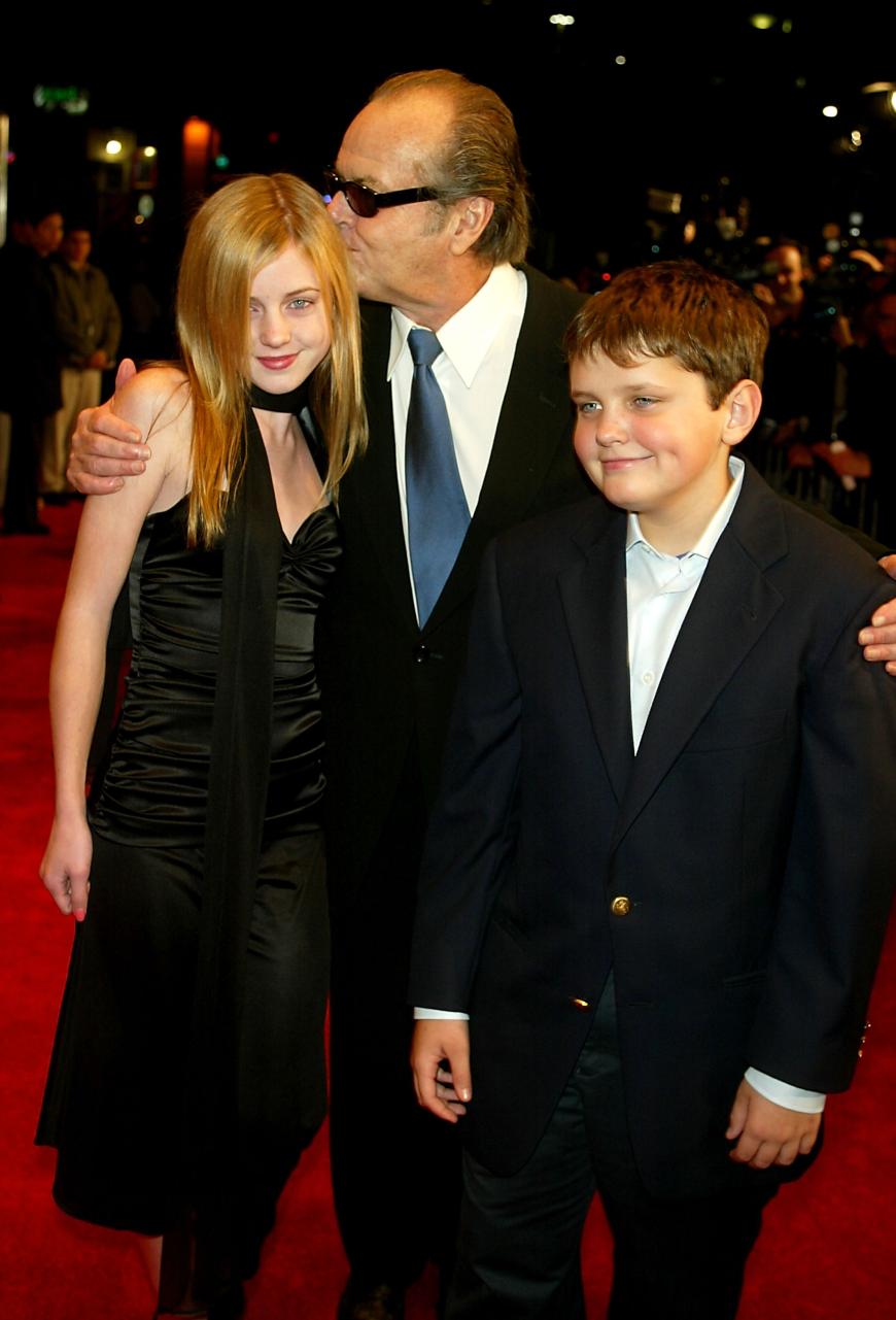 Nicholson 2003 mit seinen jüngsten Kindern Lorraine (l.) und Raymond, die aus der Beziehung mit Rebecca Broussard stammen.
