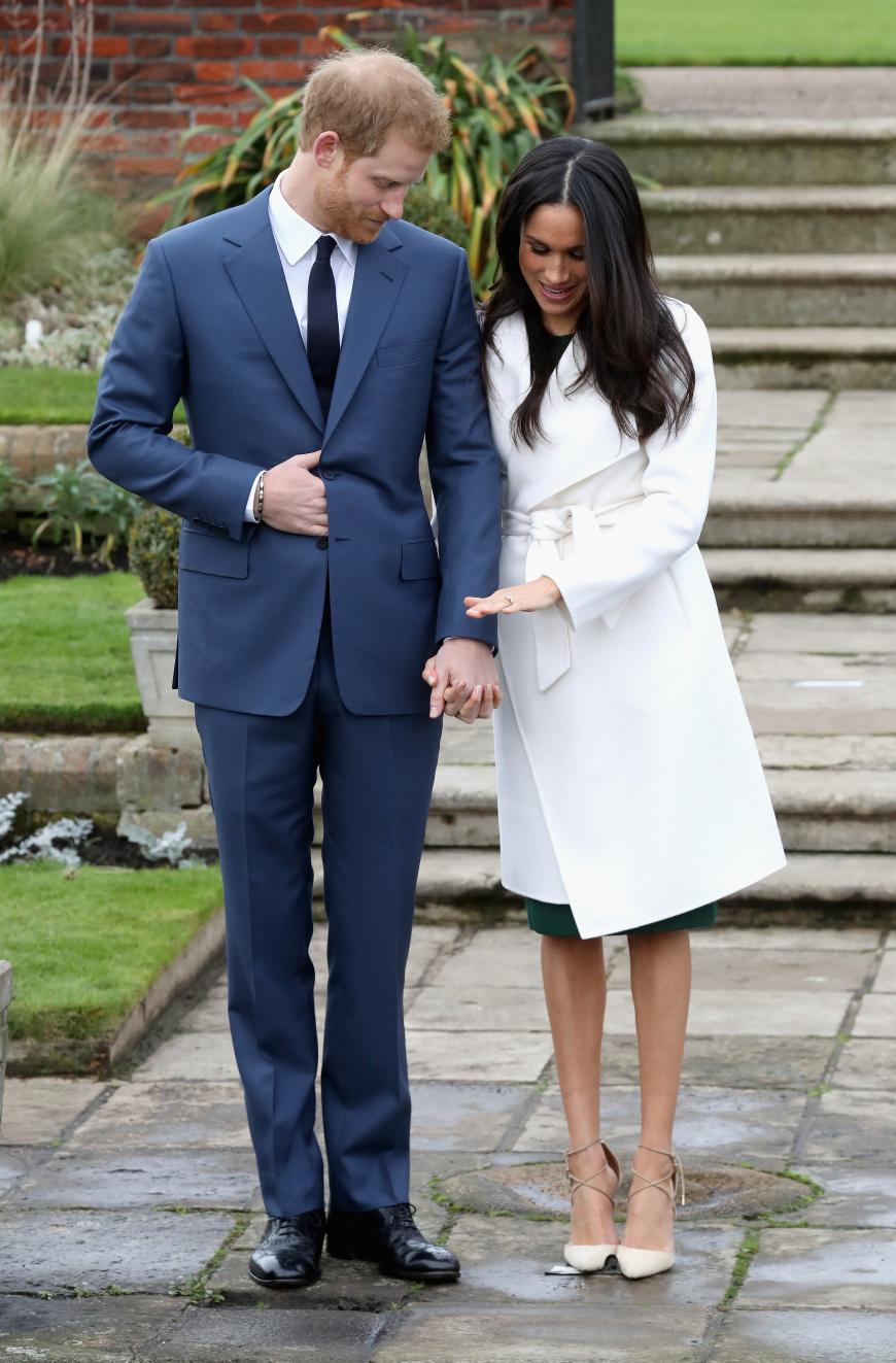 Als Herzogin Meghan und Prinz Harry im November 2017 ihre Verlobung verkündeten, gab es neben dem Strahlen des schwer verliebten Paares ein weiteres Highlight, auf das alle Augen gerichtet waren ...