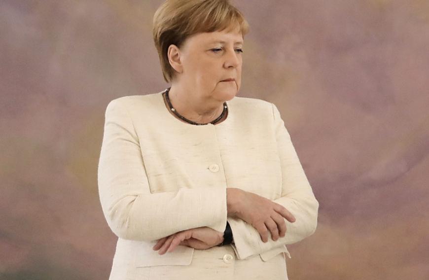 Angela Merkel erlitt am 27. Juni eine zweite Zitter-Attacke und am 10. Juli einen dritten Anfall.