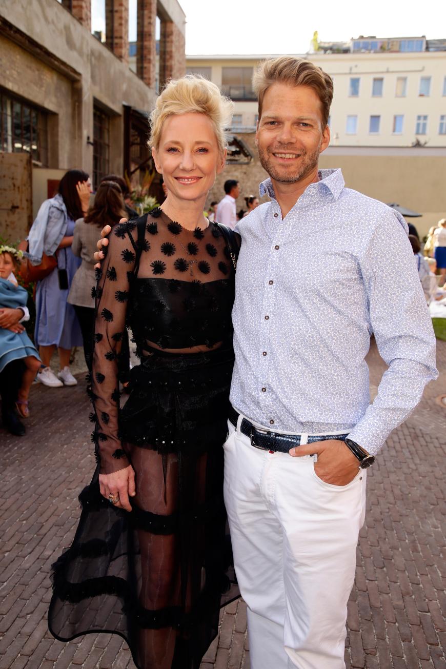 Der Gast des Abends aus Hollywood: Schauspielerin Anne Heche mit Kai Rose (Geschäftsführer und Verleger der Mediengruppe KLAMBT) freuten sich auf den Style Cocktail.