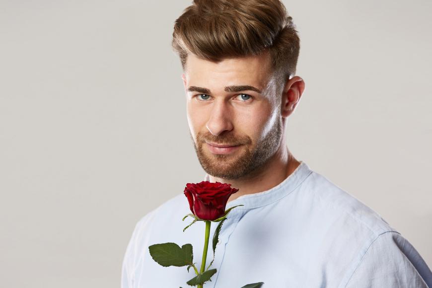 Fitness- und Gesundheitstrainer Marco, 26, aus München ...
... genießt es, Gentleman zu sein. Sein größter Wunsch: