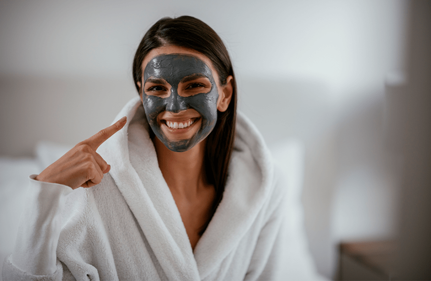 Mit Gesichtsmasken können wir uns in wenigen Minuten eine schön-gepflegte Haut zaubern. Ab sofort sind in den Beauty-Produkten Vulkanasche enthalten.