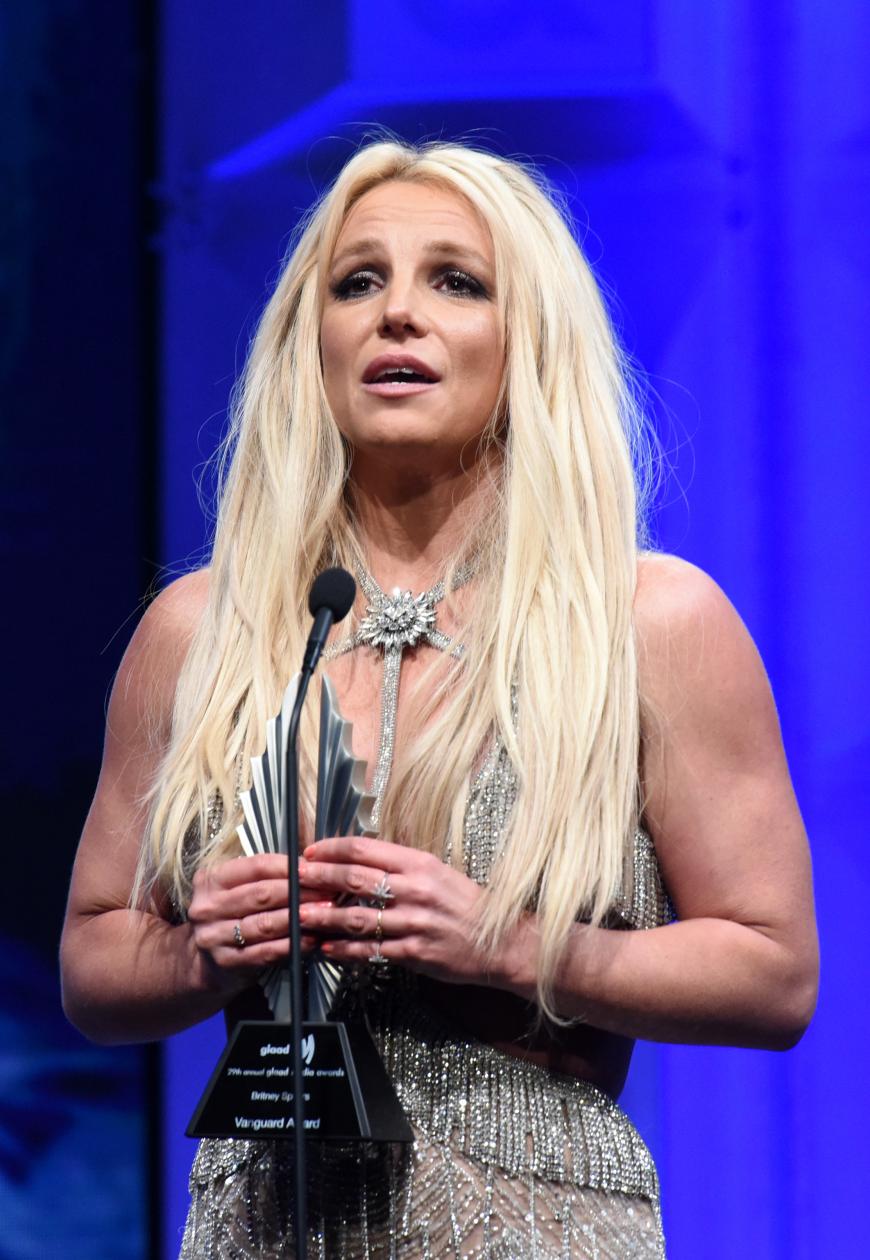 Bleibt zu hoffen, dass die Musikerin eine mögliche Trennung von Langzeit-Boyfriend Sam verkraften wird. Seit Monaten kämpft der einstige Teenie-Star mit psychischen Problemen.