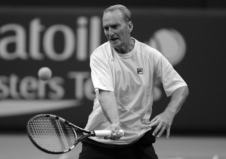 Trauer um den australischen Tennis-Star Peter McNamara: Der zweifache Wimbledon-Sieger erlag am 20. Juli 2019 seinem Prostata-Krebs. Er wurde nur 64 Jahre alt.