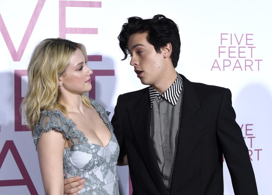 Es war eine absolute Schock-Nachricht für alle “Riverdale“-Fans: Lili Reinhart und Cole Sprouse sollen sich getrennt haben.