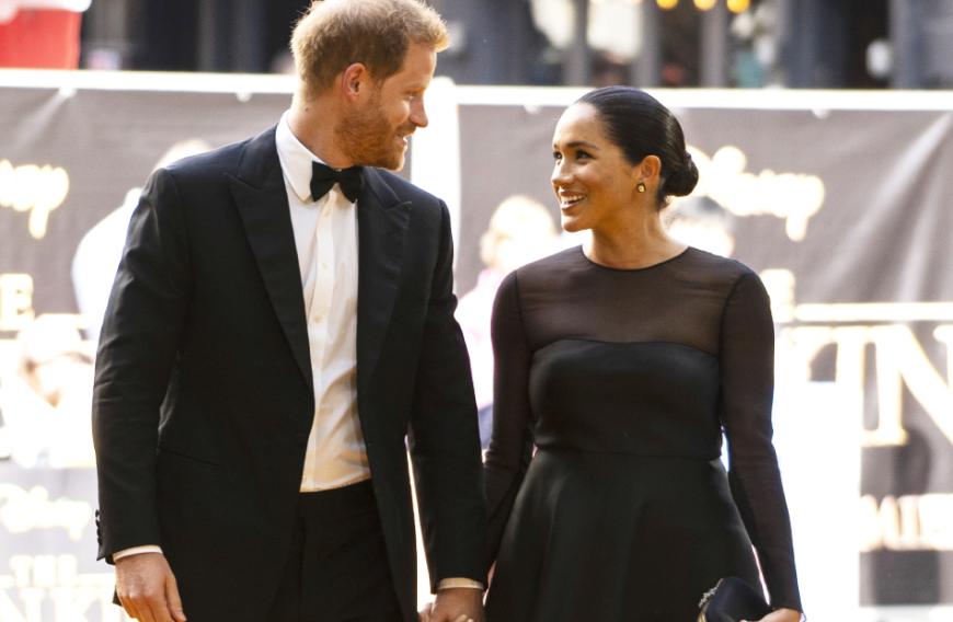 Prinz Harry kann gar nicht genug von seiner Liebsten Meghan bekommen. Aus diesem Grund macht er ihr ein exklusives Geschenk.