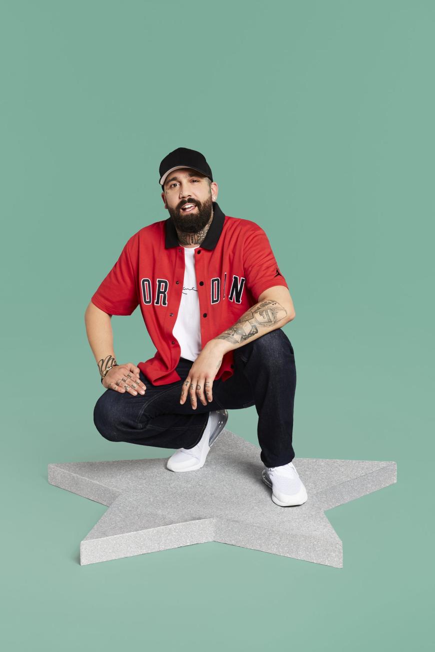 Chris, 32, ist in Griechenland geboren, in Düsseldorf aufgewachsen, hat als Star des YouTube-Kanals