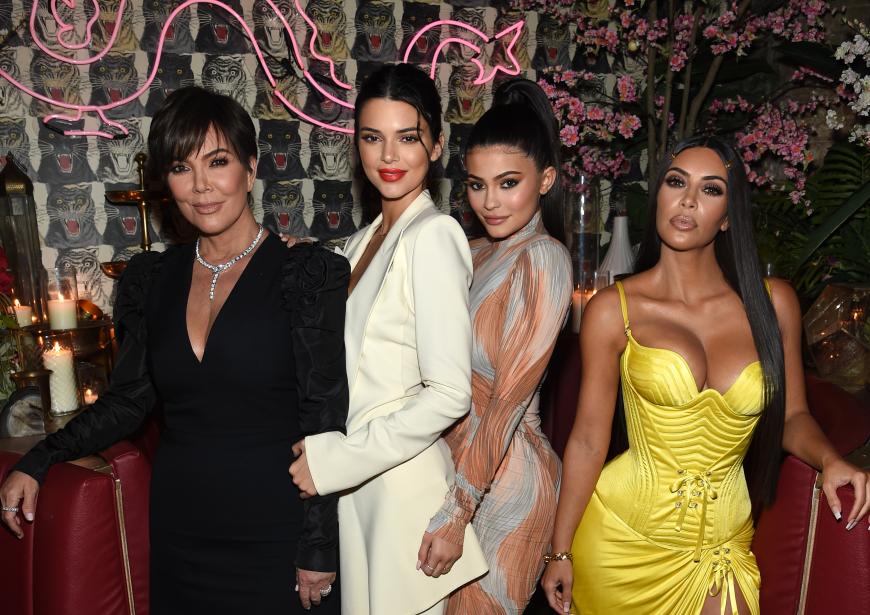 Zu Kylies 22. Geburtstag (10. August) reisten nicht nur Travis Scott und Tochter Stormi, sondern auch Mama Kris Jenner (l.) sowie etliche Freunde mit nach Italien.