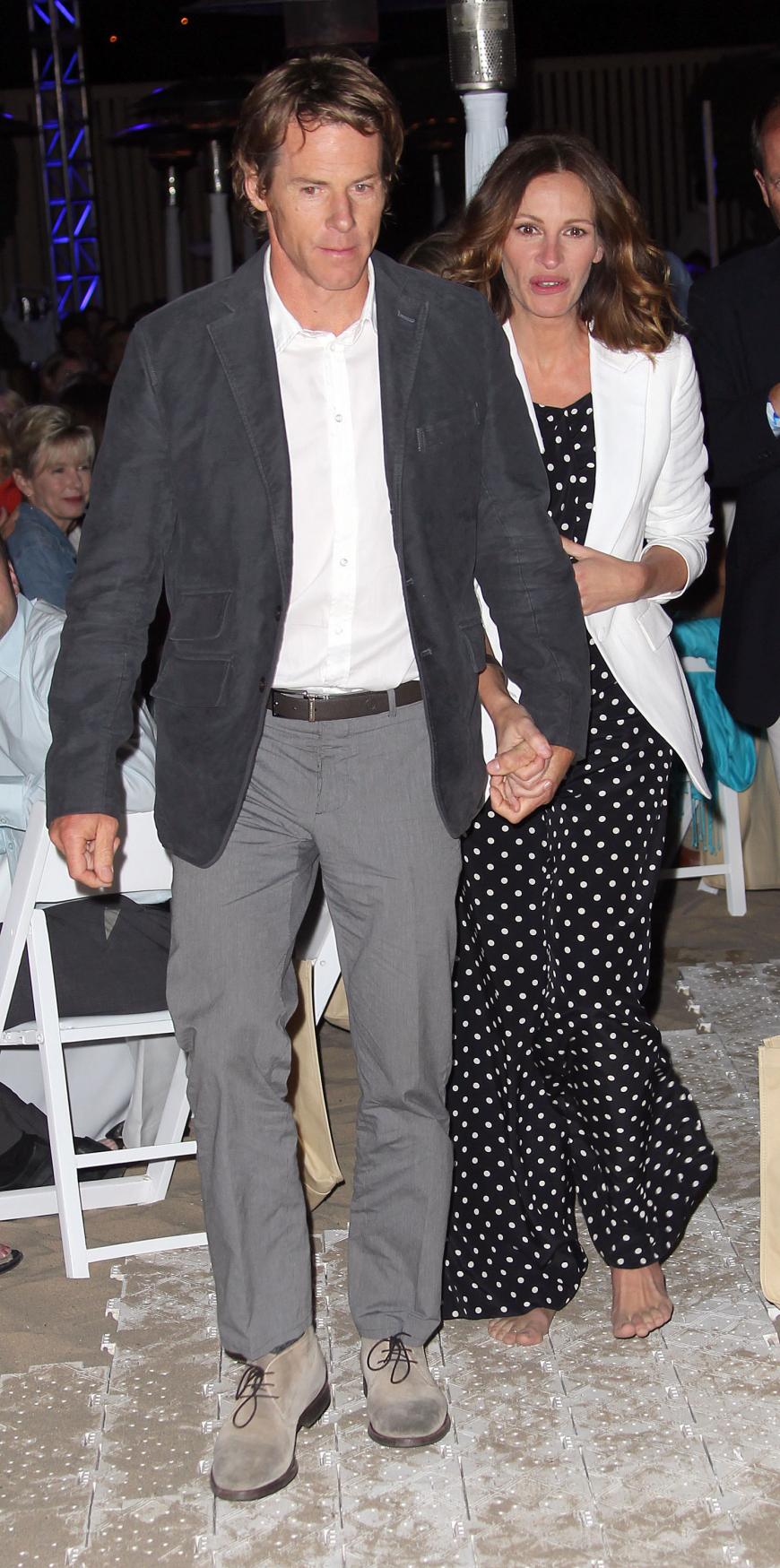 Julia Roberts und ihr Ehemann Danny Moder wollen nach drei gemeinsamen Kindern, jetzt noch ein Kind adoptieren. Und das aus einem traurigen Grund.