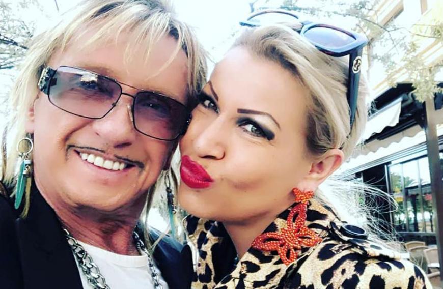 Werden Bert und die Blondine tatsächlich Eltern?