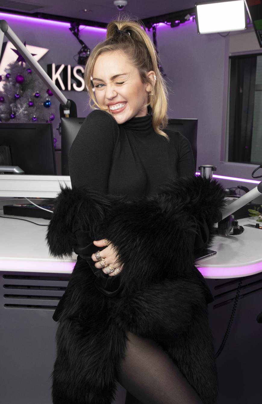 Was hat Miley Cyrus vor? Wird sie schmutzige Details über ihre Ehe mit dem Schauspieler auspacken? Indem Liam Top-Anwältin Laura Wasser engagiert hat, will er sich offenbar auf alles vorbereiten.